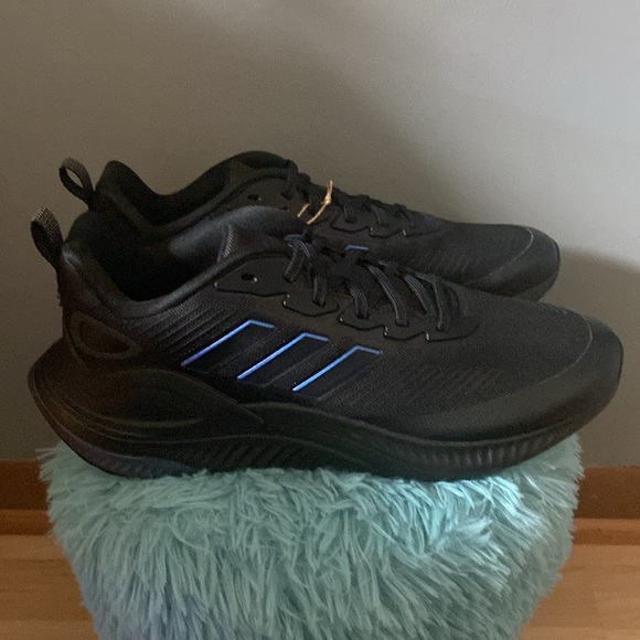 BRAND NEW MENS ADIDAS SHOES SIZE 10! NWT! SMOKE FREE HOME! NO BOX! - Picture 3 of 6